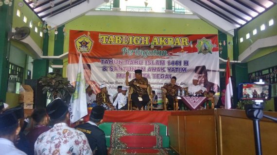 SISWA DIIMBAU SELALU BERBAKTI KEPADA ORTU